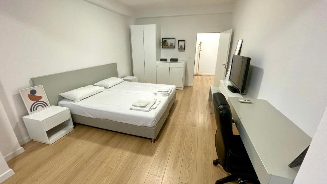 Johana Blloku Apartment In Amazing Location! Tirana Kültér fotó